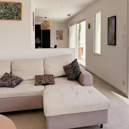 Maison Piscine Сasa de vacaciones Nimes