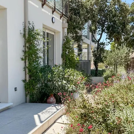 Maison Piscine بيت للعطل *